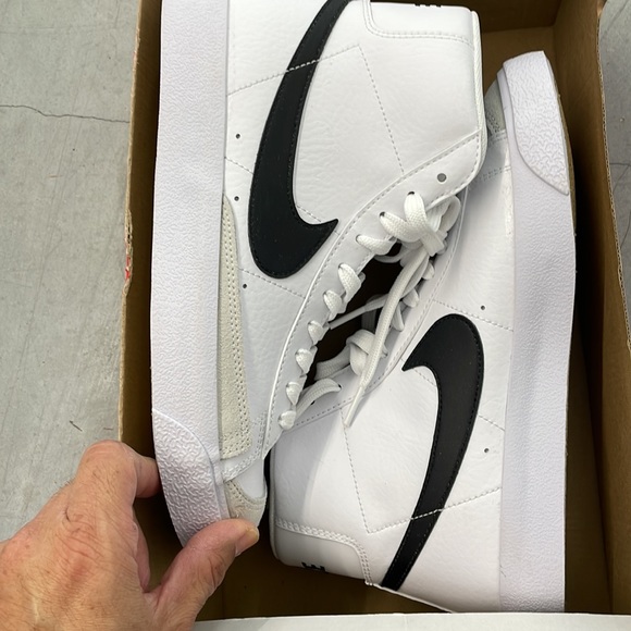 Nike Blazer Mid 77vintage grade school 6y 8 women - Picture 16 of 16